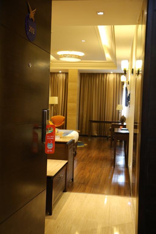 Hotel Oyo Premium Panchkula Sector 5 Habitación foto