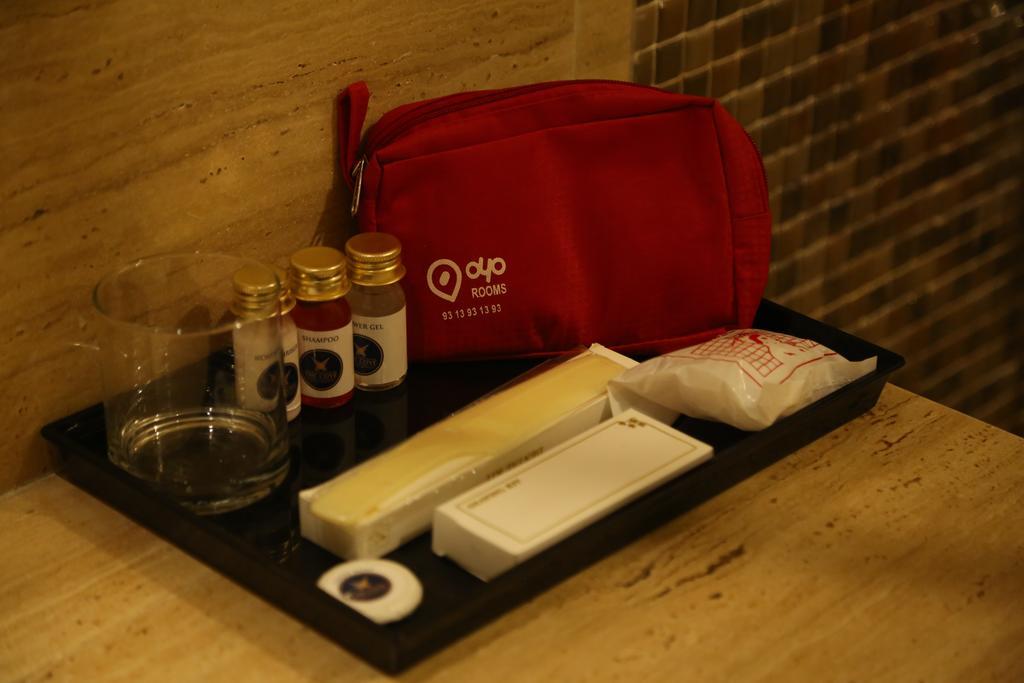 Hotel Oyo Premium Panchkula Sector 5 Habitación foto