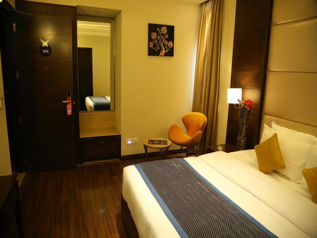 Hotel Oyo Premium Panchkula Sector 5 Habitación foto