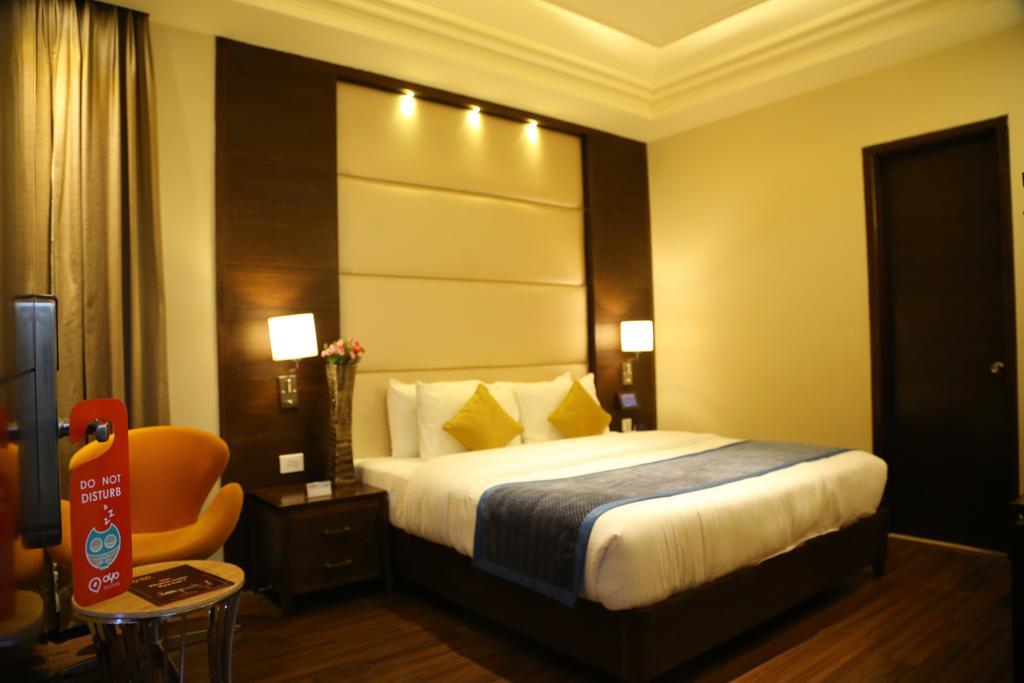 Hotel Oyo Premium Panchkula Sector 5 Exterior foto